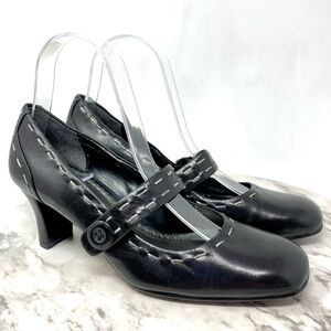Naturalizer Stray Black Leather Contrast Stitching Button Mary Janes 7 Coquette
